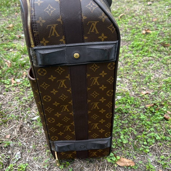 Louis Vuitton carry on bag - Picture 6 of 12